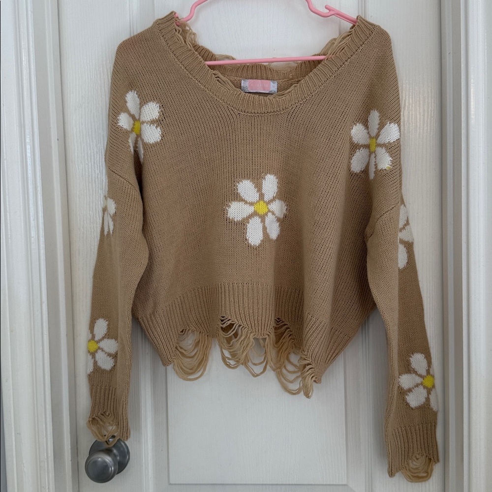 Chic Tan Sweater with Daisy Design